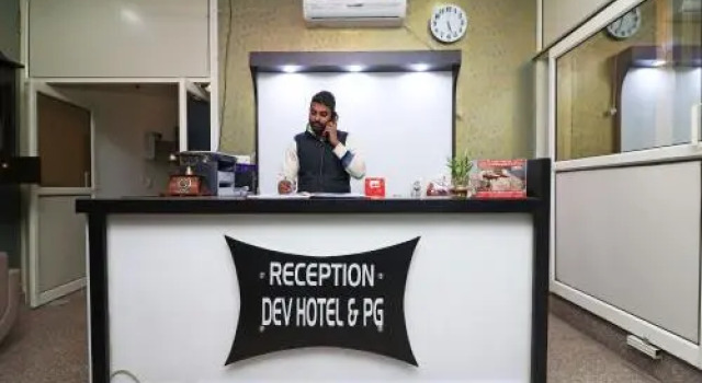 Dev Hotel by OYO Rooms, Varaa Hotelli Gurgaon 