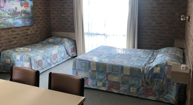 Номер Standard Settlement Motor Inn