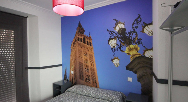 Hostal Paco´s, Забронировать Отель Недорогие отели Севильи, рядом с Площадь Пласа-де-ла-Аламеда, недорого