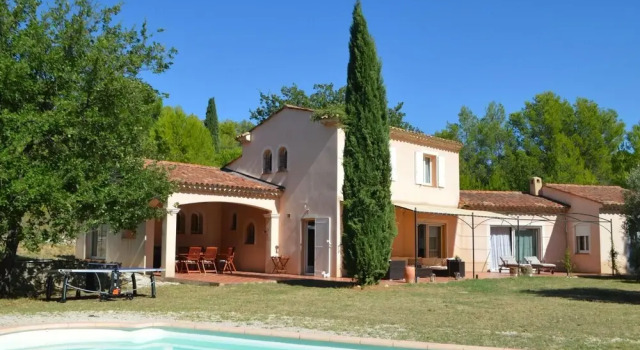 Коттедж House in Montfort-sur-argens With Garden