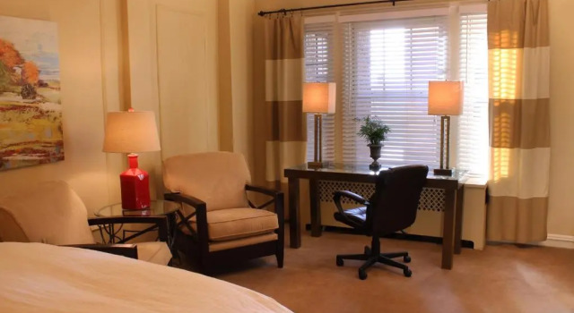 Студия Morgan State House Inn