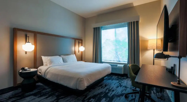 Двухместный номер Standard с частичным видом Fairfield Inn & Suites Marquette
