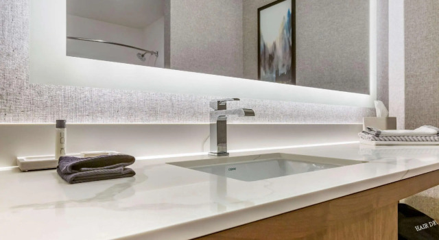 Четырёхместный номер Standard Cambria Hotel Austin Airport