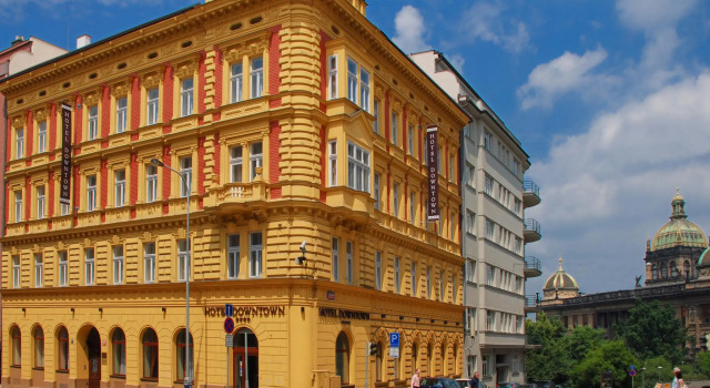 EA Hotel Downtown