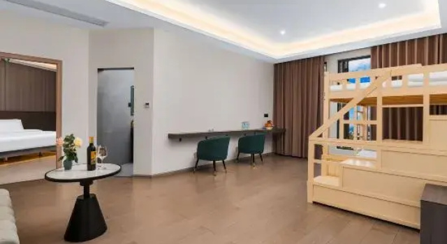 Семейный люкс Deluxe Maitreya Haiyue Film and Television Hotel