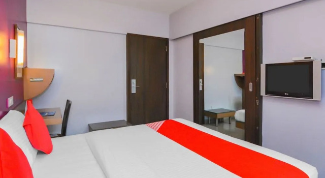 OYO 18803 Smart Inn, Book Hotel Hoteller i Deccan med parkering, Parkering