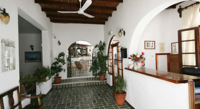 Atlantis Hotel, Rezerwuj Hotel Hotele w Kolympithres z basenem, Basen