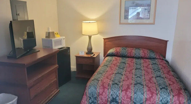 Queens Lodge Motel, Boek Motel West Palm Beach Palm Beach County