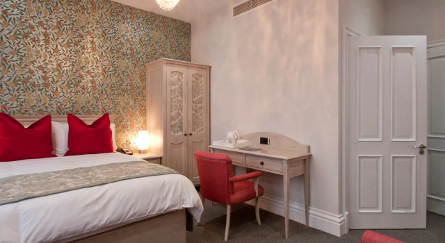 W12 Rooms