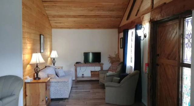 Двухместный люкс с 2 комнатами Wolfwood Guest Ranch