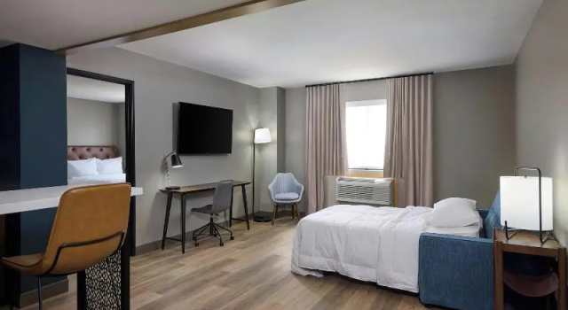 Двухместный люкс c 1 комнатой Four Points by Sheraton Englewood Centennial Airport