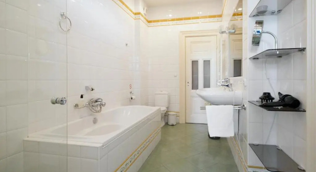 Апартаменты Spacious 4P Canal Apartment