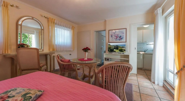 Strandhaus Ott, Reserva ahora Hotel Hoteles en Hagnau con aparcamiento, Aparcamiento