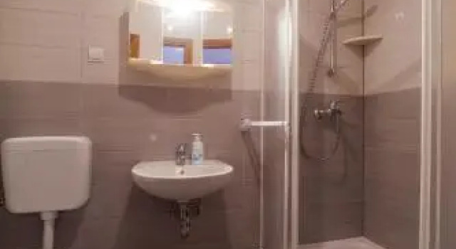 Guest House Izvor, Book Pension Hoteller i Karlovac county med parkering, Parkering
