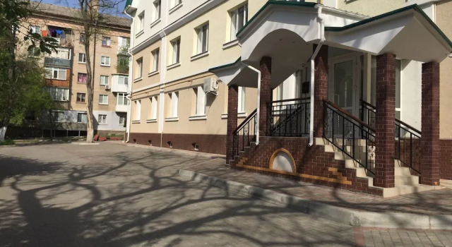 Karavella, Book Hotel Hoteller i Nikolayev med parkering, Parkering