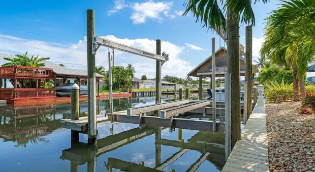 445 Watts Way, Varaa Lomakoti Hotellit Space Coast pysäköinnillä, Pysäköinti