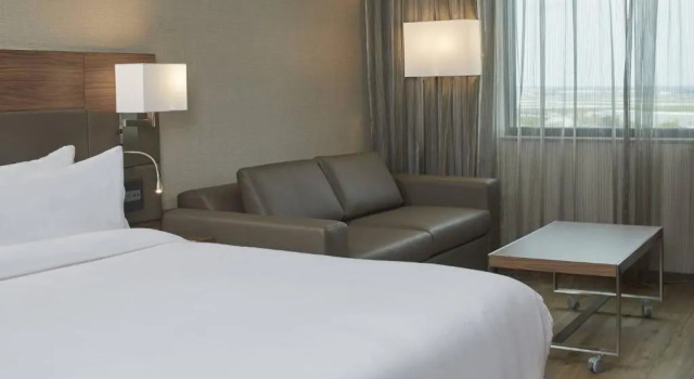 Номер Standard AC Hotel by Marriott Atlanta Airport Gateway