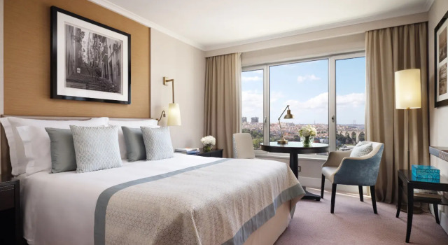 Номер Deluxe с панорамным видом Corinthia Lisbon