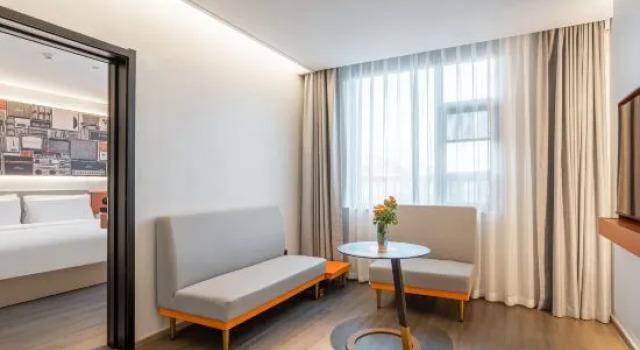 Люкс Ibis Hotel (Deqing Geographic Information Town)