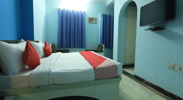 OYO 12019 Hotel Anuja