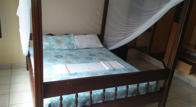 Titus Home Stay Nairobi, Boek Hotel Embakasi Nairobi