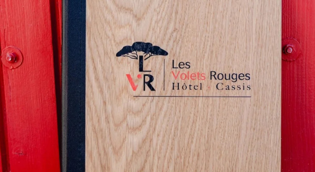 Run of House LES VOLETS ROUGES - Hôtel Cassis - Situé dans le Parc National des Calanques - Parking Gratuit