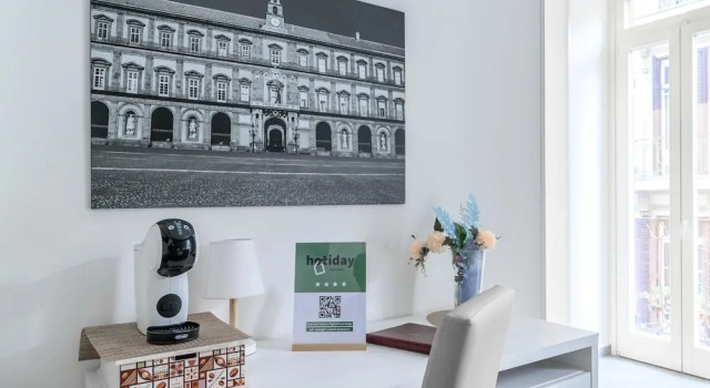 HOTIDAY Room Collection - Napoli Centro Storico, Забронировать Отель Отели Неаполя с завтраком, рядом с Кафедральный собор Неаполя, Завтраки