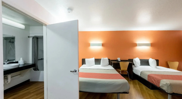 Motel 6 Seguin TX, Забронировать Мотель Сегин Greater San Antonio