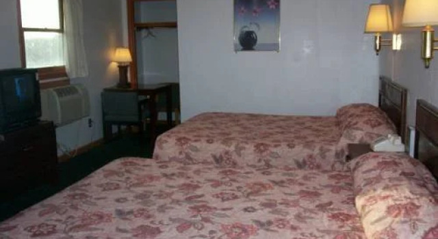 Colonial Inn, Rezerwuj Mini-hotel High Hill Missouri