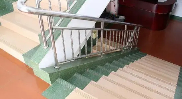 Huatu Hotel, Rezerwuj Hotel Hotele w Kunming z parkingiem, Parking