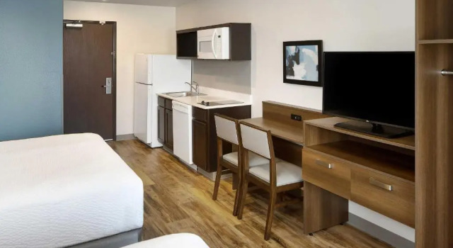 Четырёхместная студия Woodspring Suites Houston IAH Airport