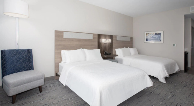 Четырёхместный номер Standard Holiday Inn Express & Suites - Burley by IHG