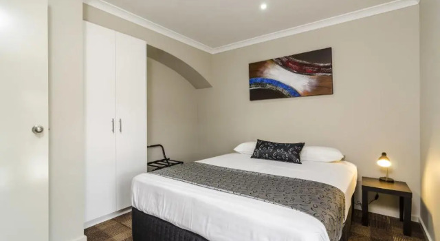 Апартаменты Parkville Place Serviced Apartments