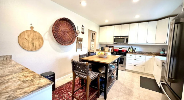 Коттедж Stylish Central Napa Home With Serene Private Yard
