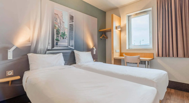 B&B HOTEL Colmar Vignobles Ouest, Забронировать Отель «постель и завтрак» Отели Alsace Wine Route с парковкой, Парковка