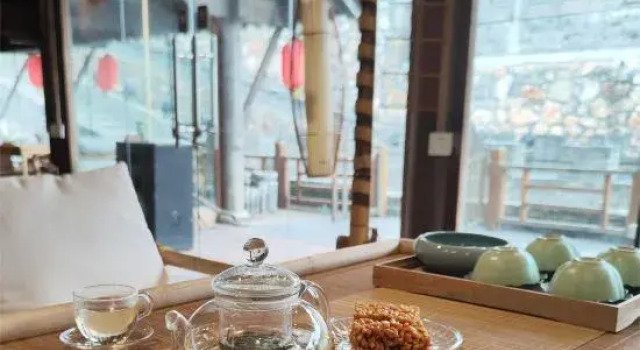 Qianhua Ancient Village Rufeng Homestay, Prenota Hotel Zhenjiang Jiangsu