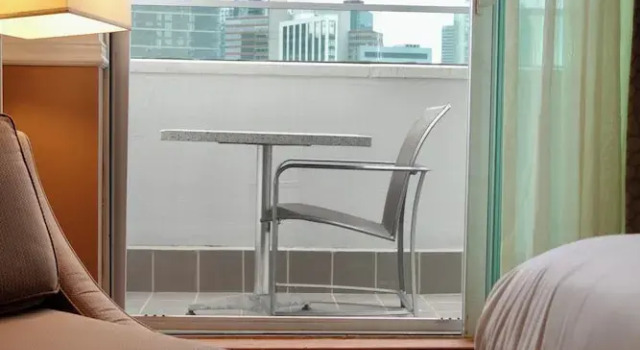 LIC Manhattan View Hotel