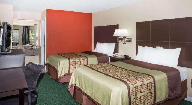 Номер Standard Days Inn by Wyndham Enterprise