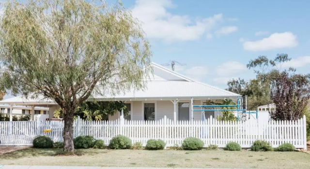 Коттедж Drift House - Charming Family Retreat by the Beach