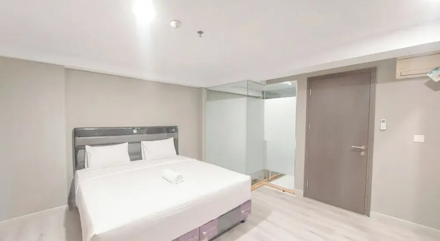 Апартаменты Standard Cozy Living 2Br Loft Apartment Grand Jati Junction