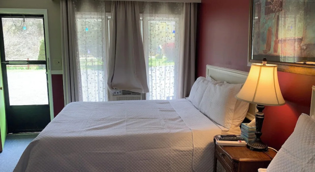 Четырёхместный люкс Deluxe Starlite Motel & Suites