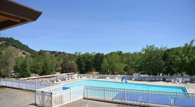 Morgan Hill RV Resort - Campsite, Забронировать Кемпинг Морган-Хилл Область залива Сан-Франциско