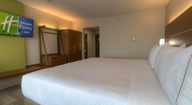 Номер Standard Holiday Inn Express & Suites Tulsa Midtown by IHG