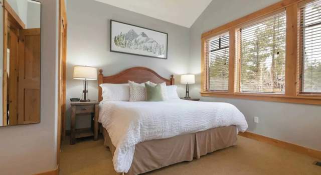 Коттедж The Cottages, Summer Escape - Golf, Pool & Family Fun - 2-Bedroom
