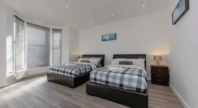 Apartment - Sleeps 7 - Parking - Close to Pier, Varaa Huoneisto Asunnot kohteessa Merseyside, Huoneisto