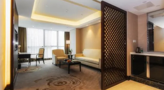 Люкс Superior Ji Hotel (Shanghai Lujiabang Road Metro Station)