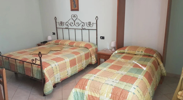 Трёхместный номер Standard с балконом Hotel Ponte San Vittorino