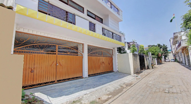 OYO 42791 Serene Stay Satbari