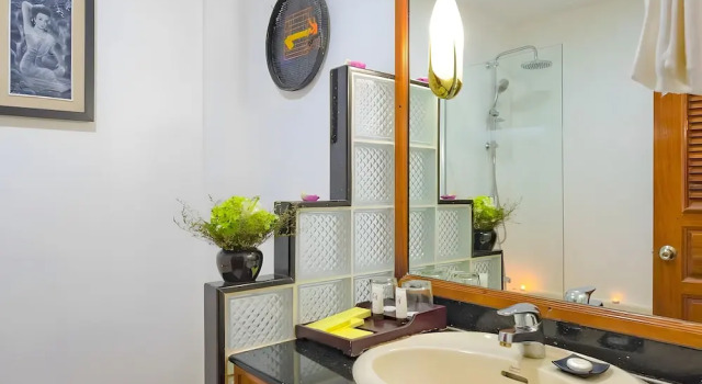Семейный номер Standard с видом на бассейн YASODHARAPURA Residence