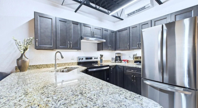Коттедж Bright Modern Loft by Port Beaches -unit 206